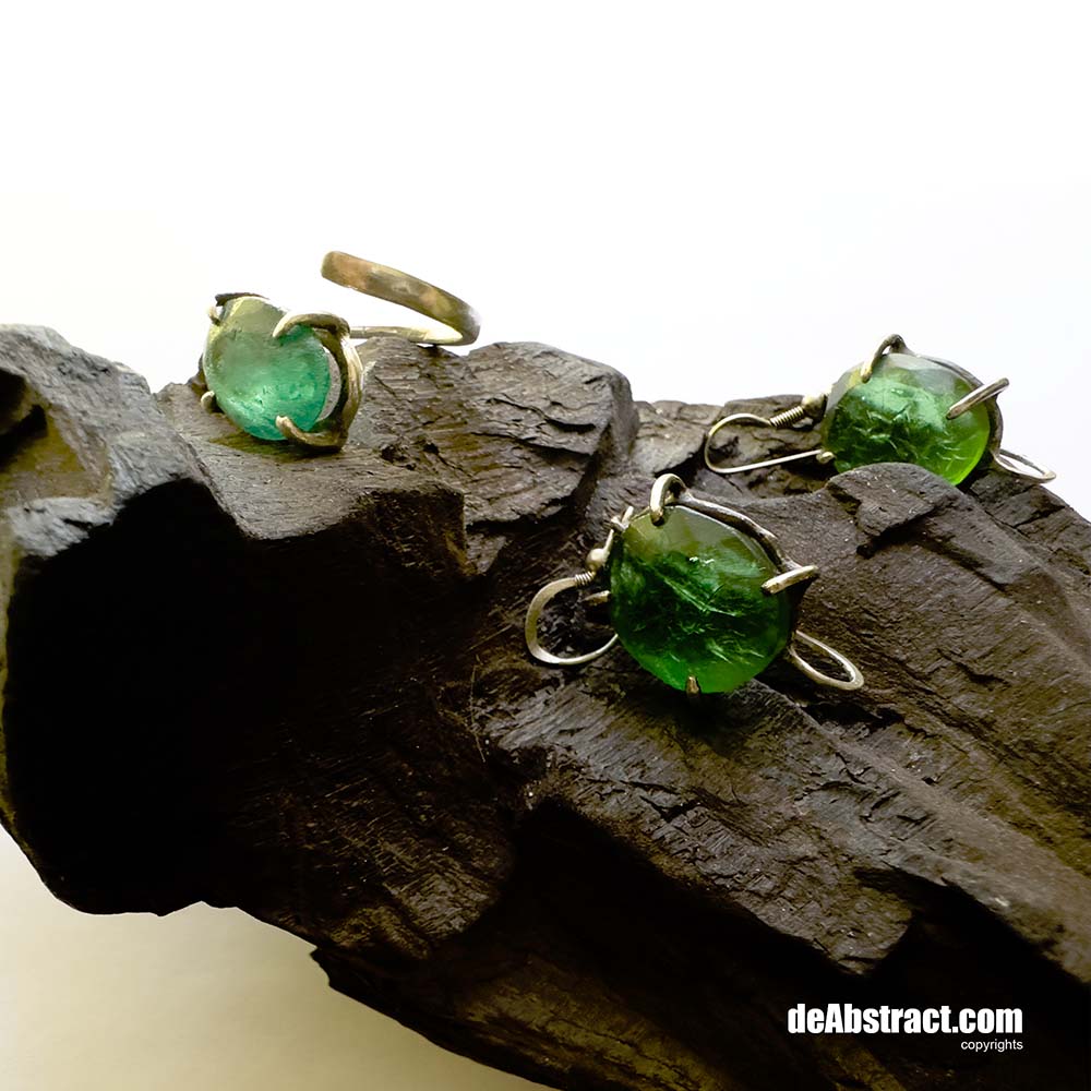 'de Emeralds' Earrings - Sterling Silver 925, handmade, forged, and hammered