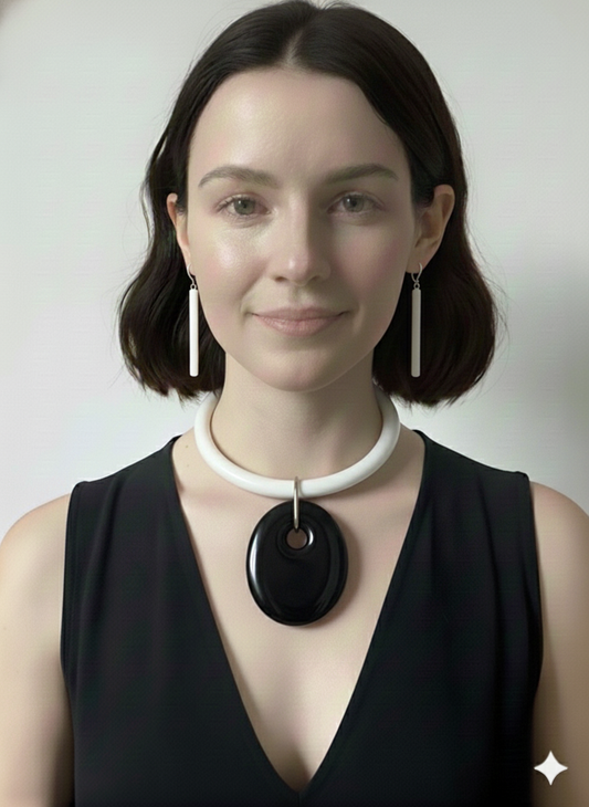 Sculptural Lucite Statement Jewelry – Flow Necklace in Black