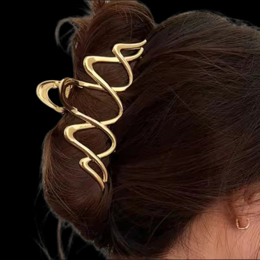 de Wave Hair Clip Modern and Sophisticated Accessories Collection - Gold