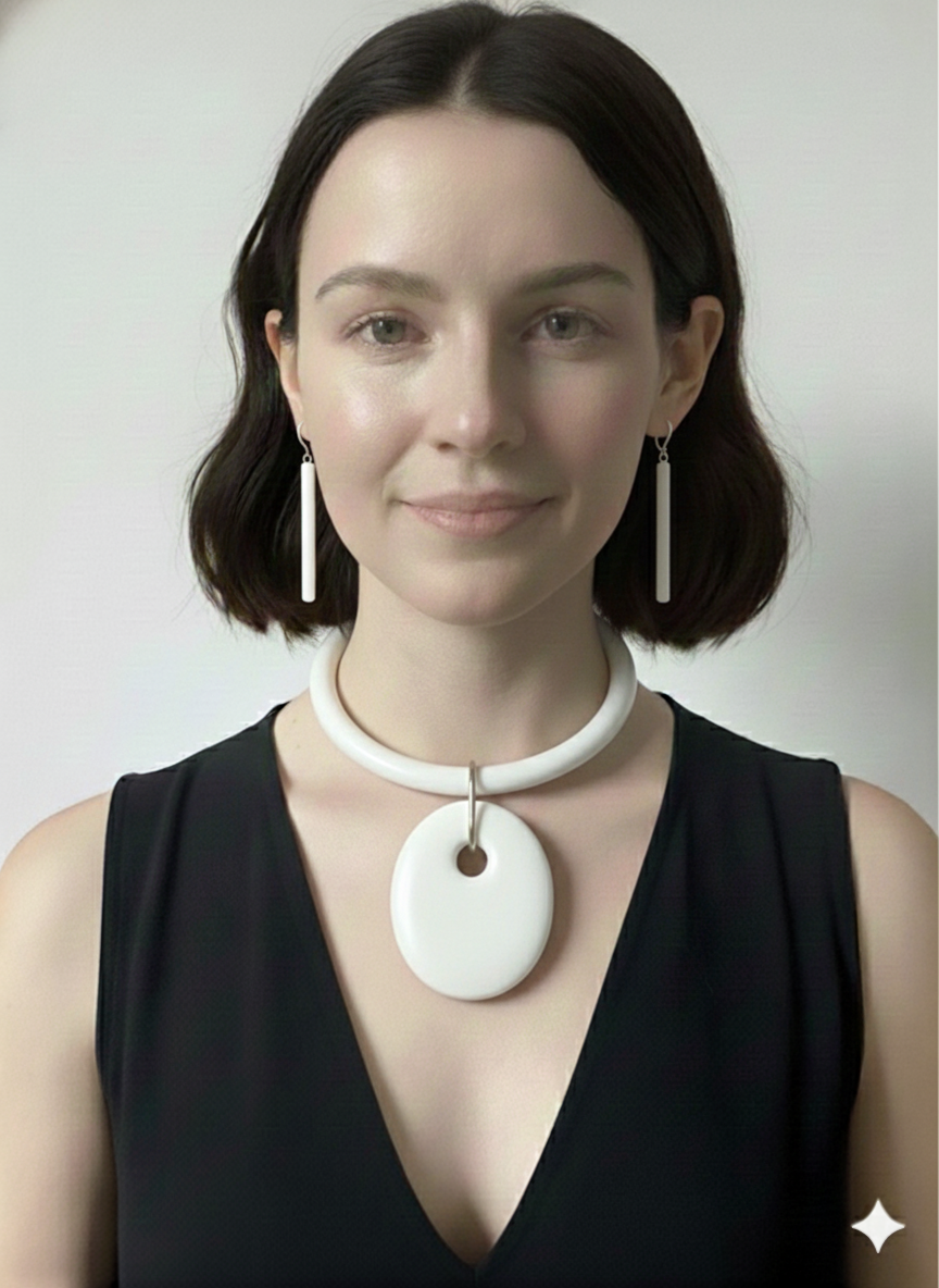 Flow Necklace in White